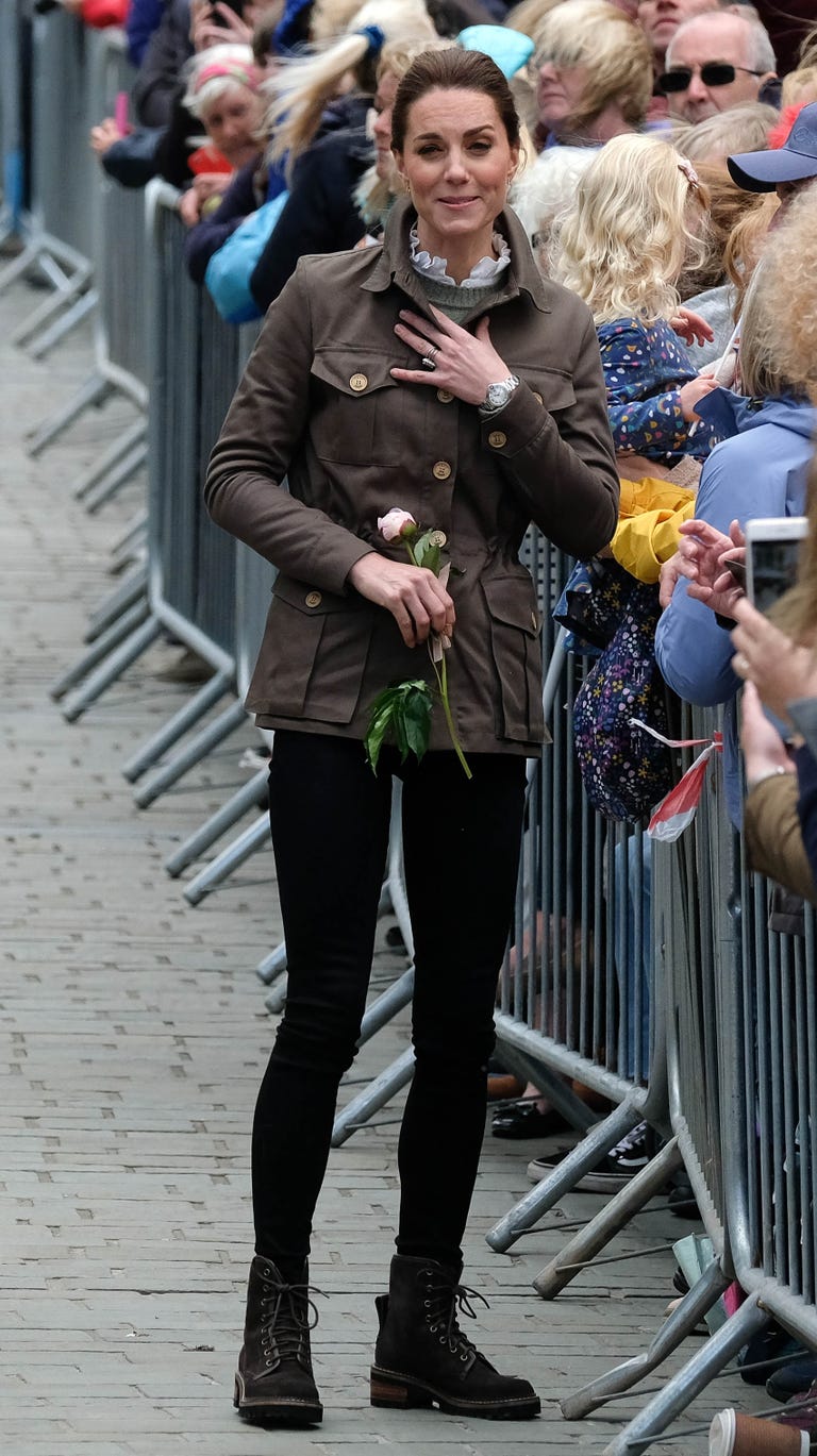 Kate Middleton - Duchess of Cambridge Dresses Down In 2019's Hiking ...