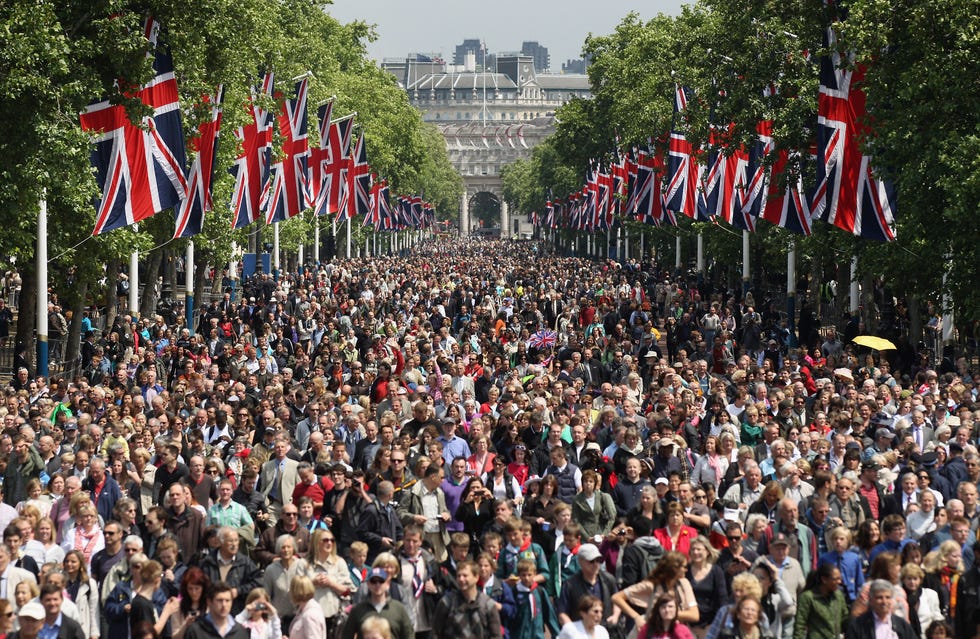 What Is Trooping of the Colour? - Queen Elizabeth II Birthday Trooping ...