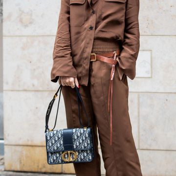 conjunto marrón de lino en el street style de berlín