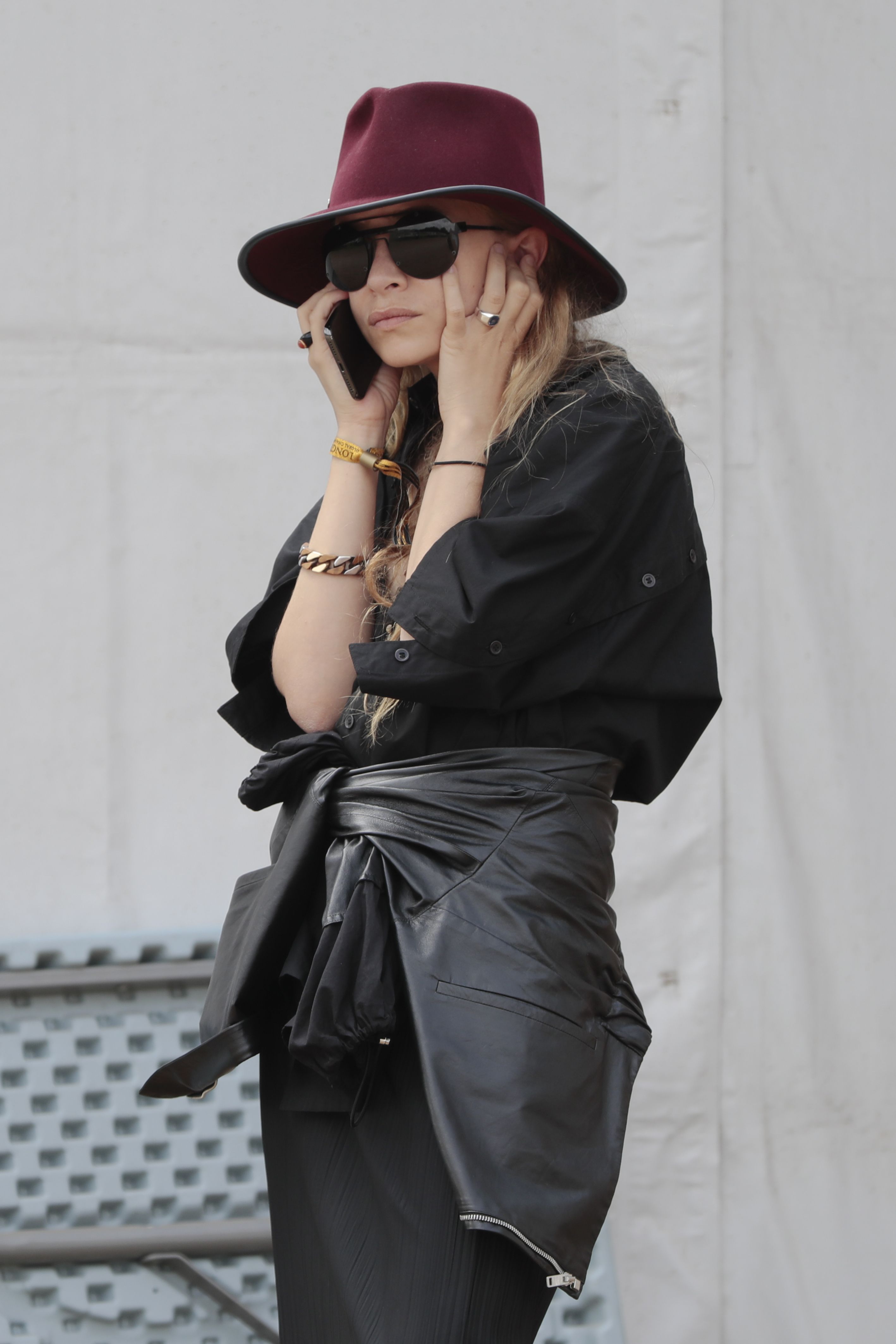 Le scarpe preferite di Ashley Olsen sono i sandali neri vintage Celine