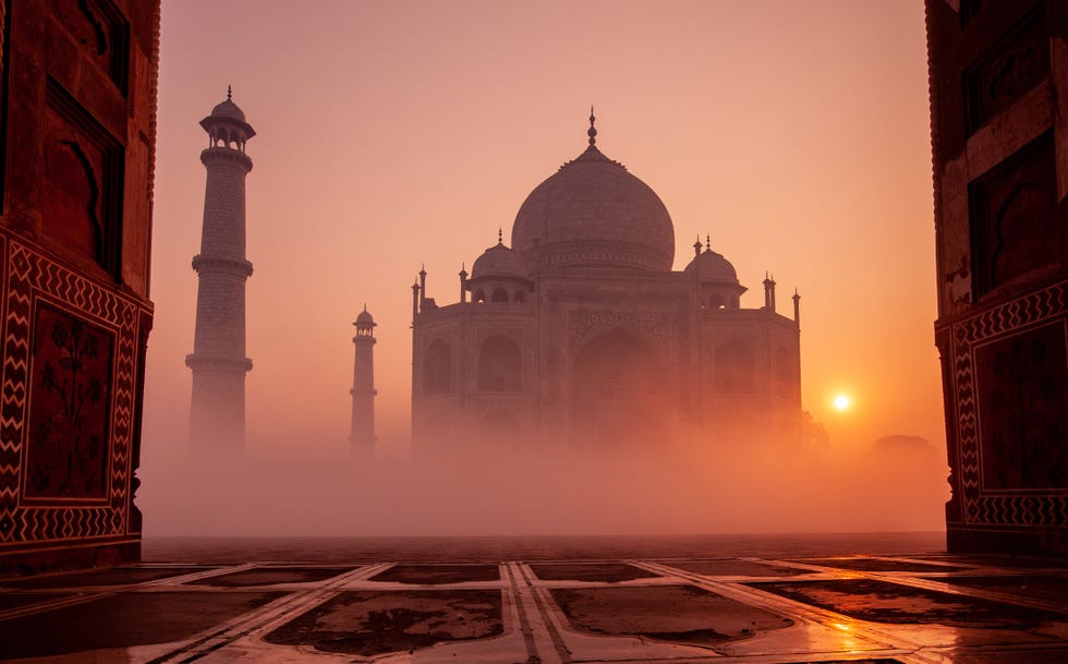 taj mahal at sunrise