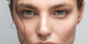 laminado de cejas que es duracion beneficios rostro maquillaje