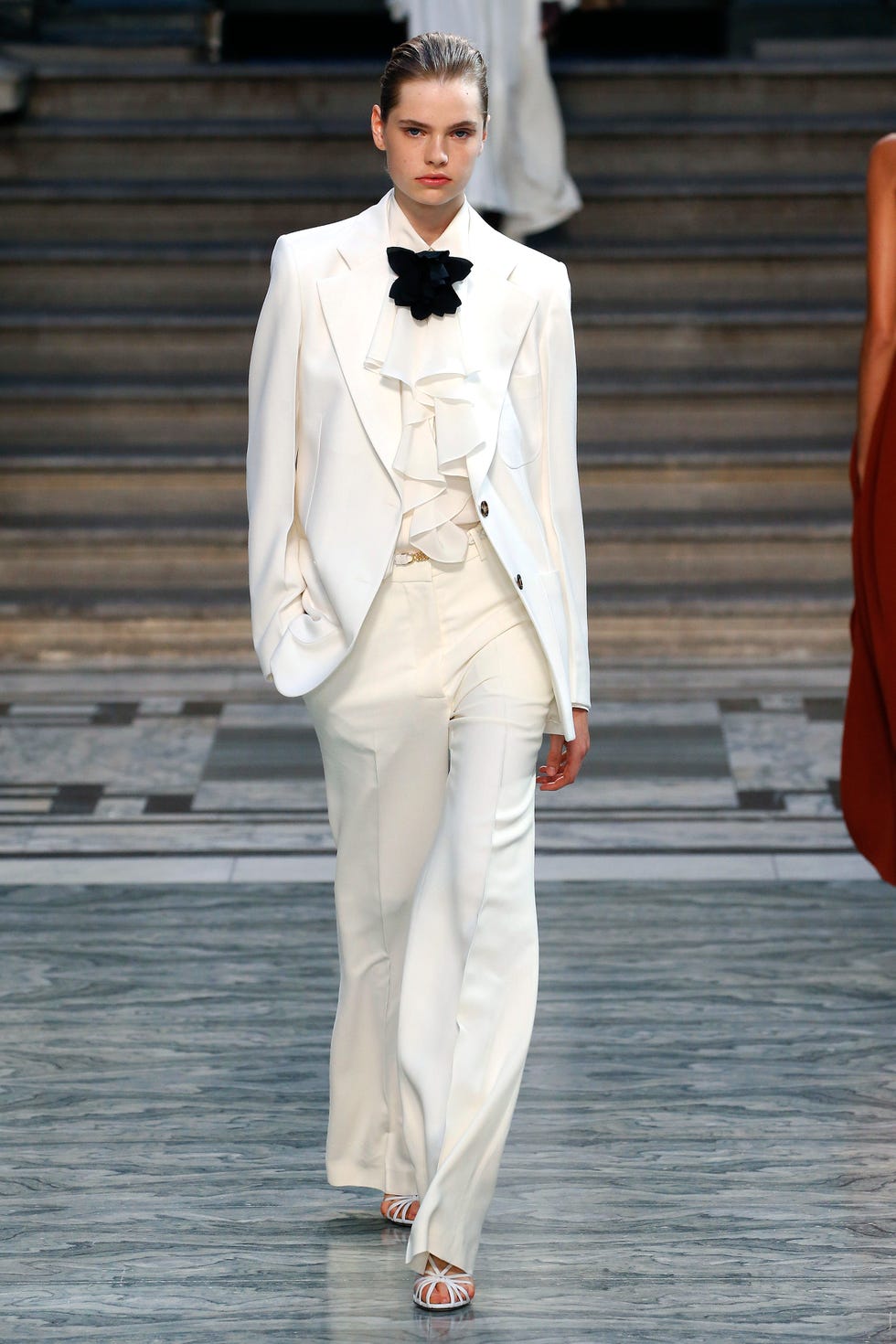 Fashion model, White, Fashion, Clothing, Suit, Formal wear, Runway, Haute couture, Fashion show, Pantsuit, 