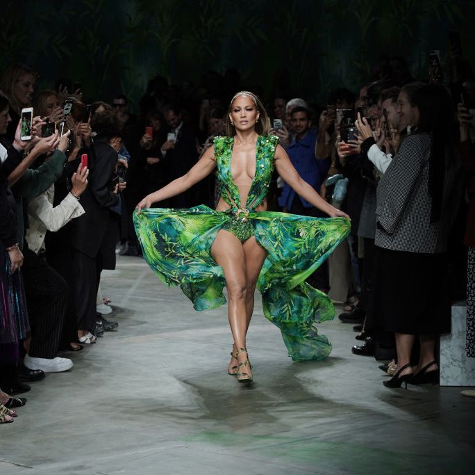 Versace Recreates Iconic Jennifer Lopez Grammy's Moment On The SS20 Runway