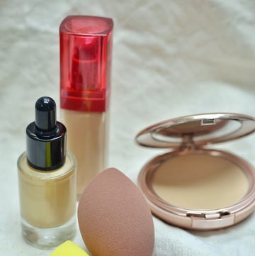 Makeup sponge and foundation