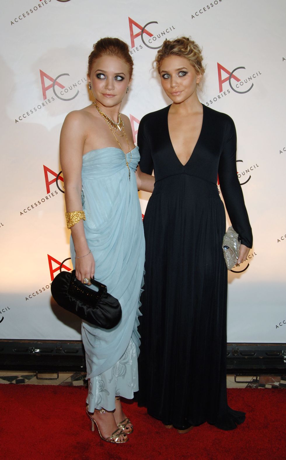 Mary-Kate and Ashley Olsen Fashion Photos - Mary-Kate and Ashley Olsen ...
