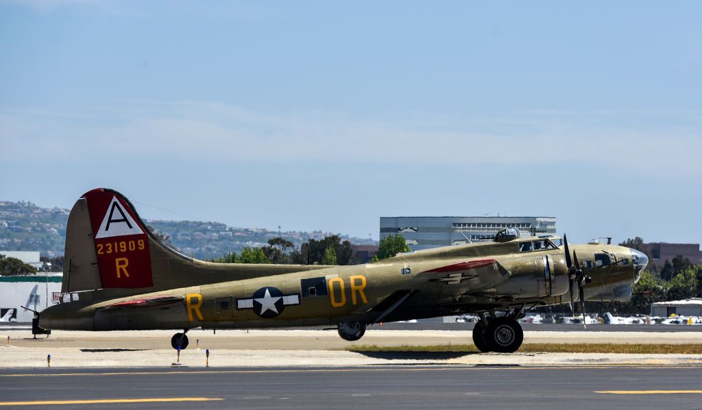 The History Of “Nine O Nine”, The B-17 Bomber That Crashed