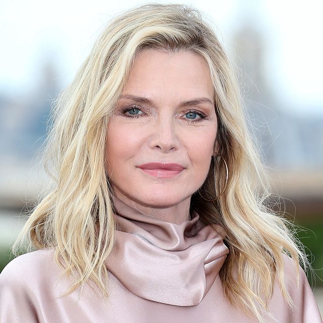 Michelle Pfeiffer Biography Movies Scarface And Catwoman