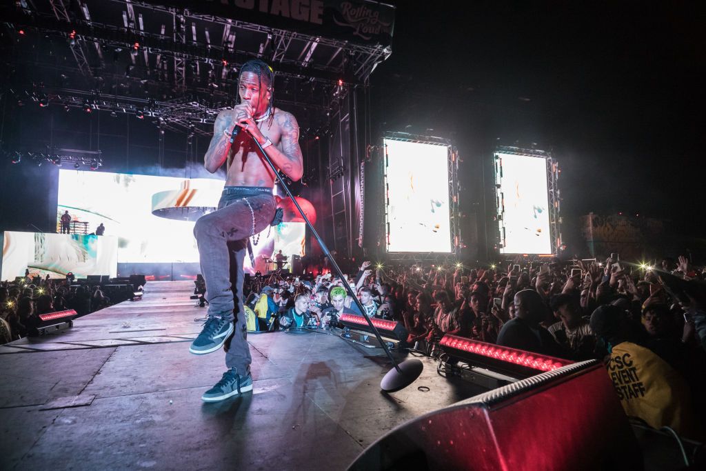 Travis Scott Breaks Knee at Concert Video