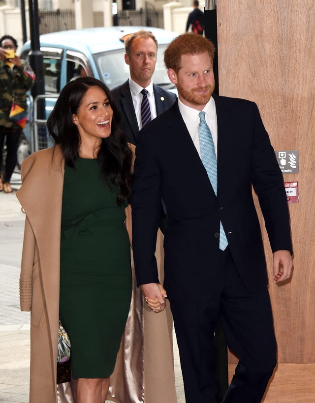 Meghan Markle repite vestido de compromiso