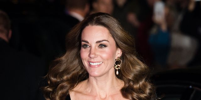 Fashion Inspiration: Kate Middleton's Black Lace Dress - DressilyMe's blog