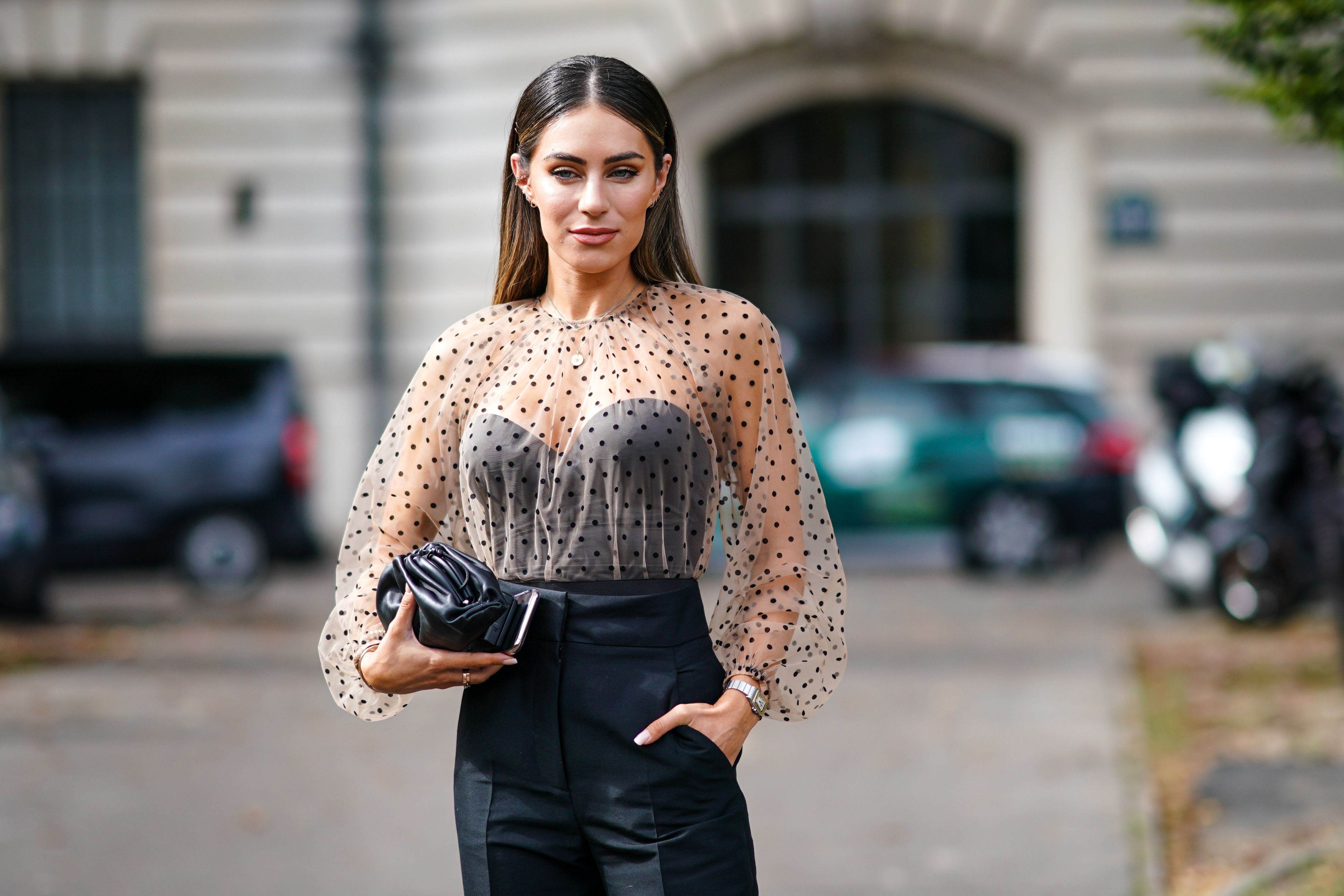 De Valentino a Zara: la blusa que querrás es de tul con lunares