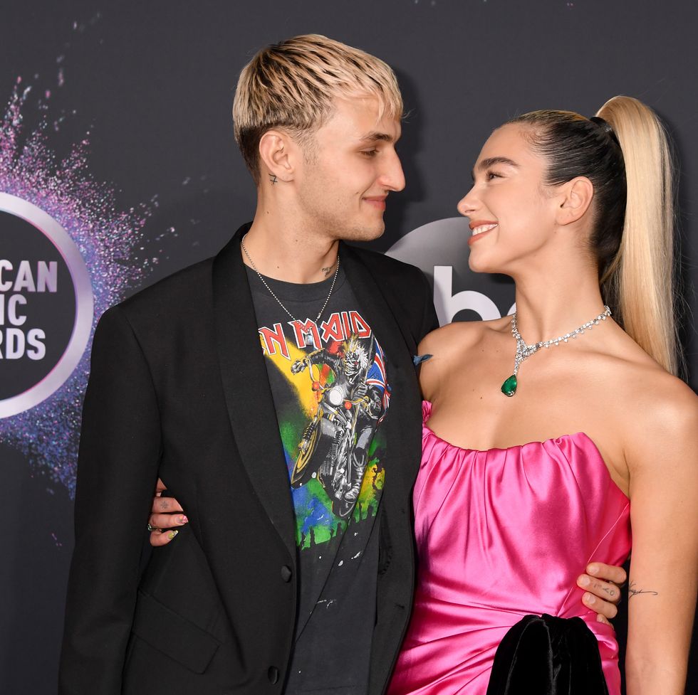 los angeles, california november 24 l r anwar hadid and dua lipa attend the 2019 american music awards at microsoft theater on november 24, 2019 in los angeles, california photo by jeff kravitzfilmmagic for dcp