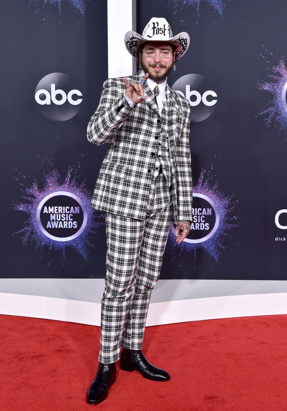 Post Malone at the 2019 American Music Awards - Arrivals