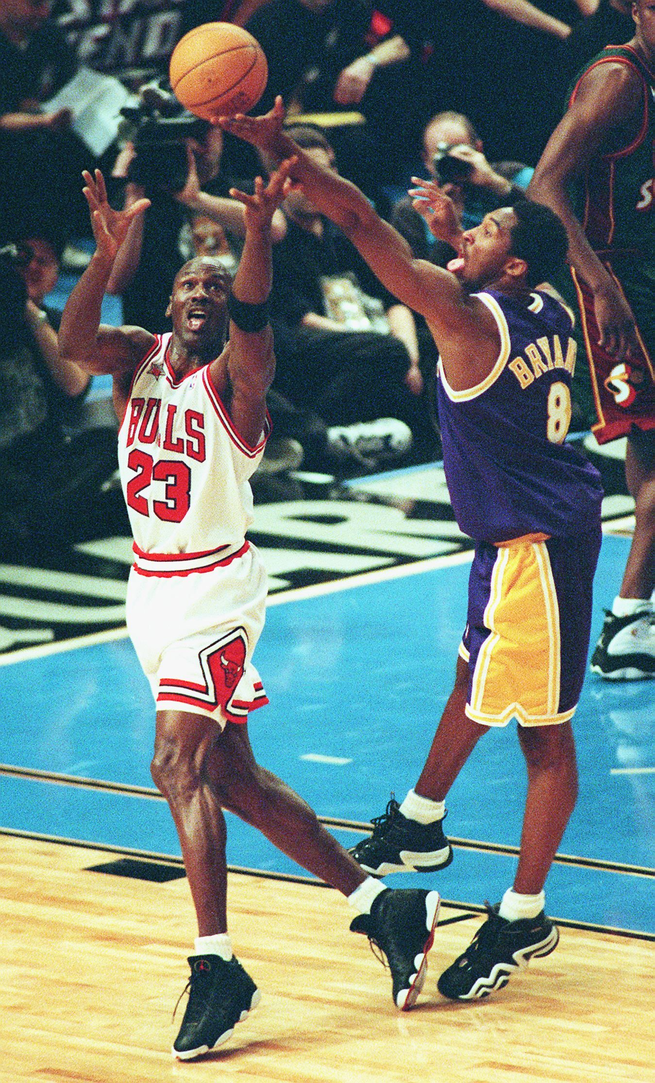 12 Photos of Michael Jordan and Kobe Bryant Through the Years