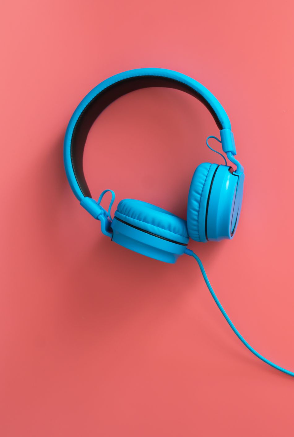 headphones on the pink background