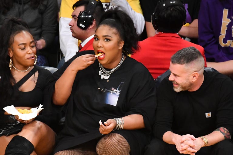 Watch Lizzo Twerk In A Thong On The Jumbotron At The La Lakers Game 9023