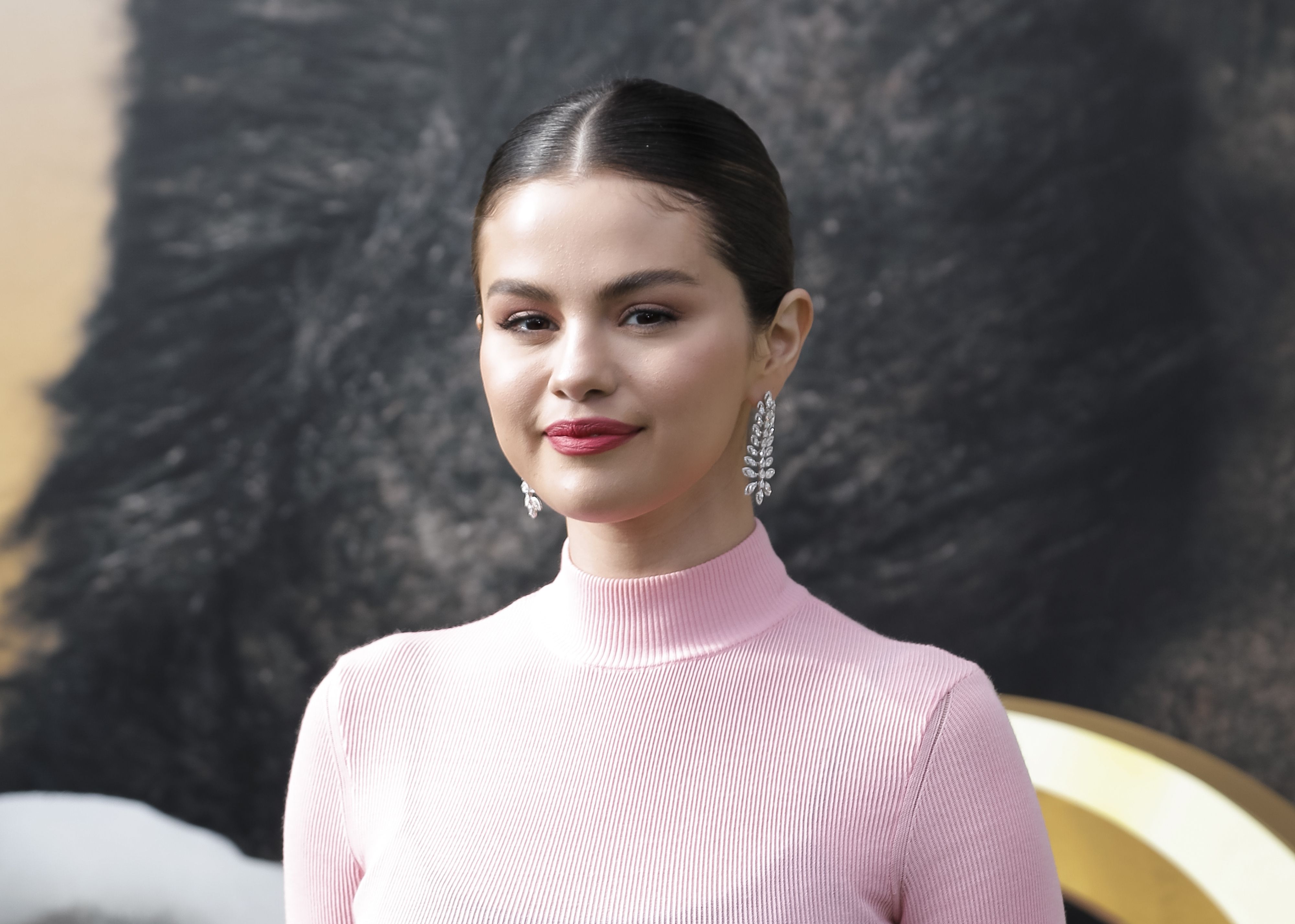 Selena Gomez SLAMMED For Being OBSESSED WIth Justin Bieber After Revealing  New Neck Tattoo  YouTube