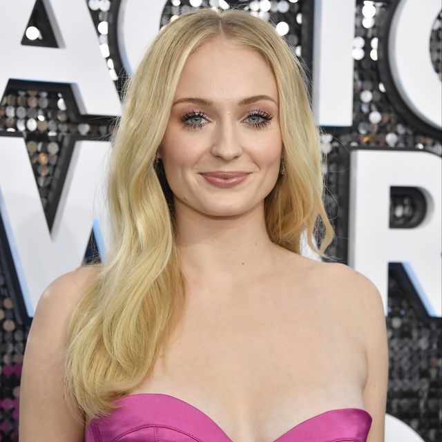 los angeles, california   january 19 sophie turner attends the 26th annual screen actors guild awards at the shrine auditorium on january 19, 2020 in los angeles, california photo by frazer harrisongetty images