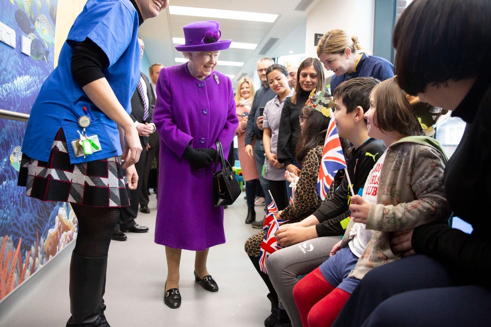 The Queen - Braces