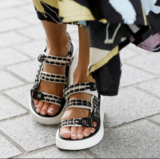 8 Ways Influencers Are Wearing the Chunky Sandal