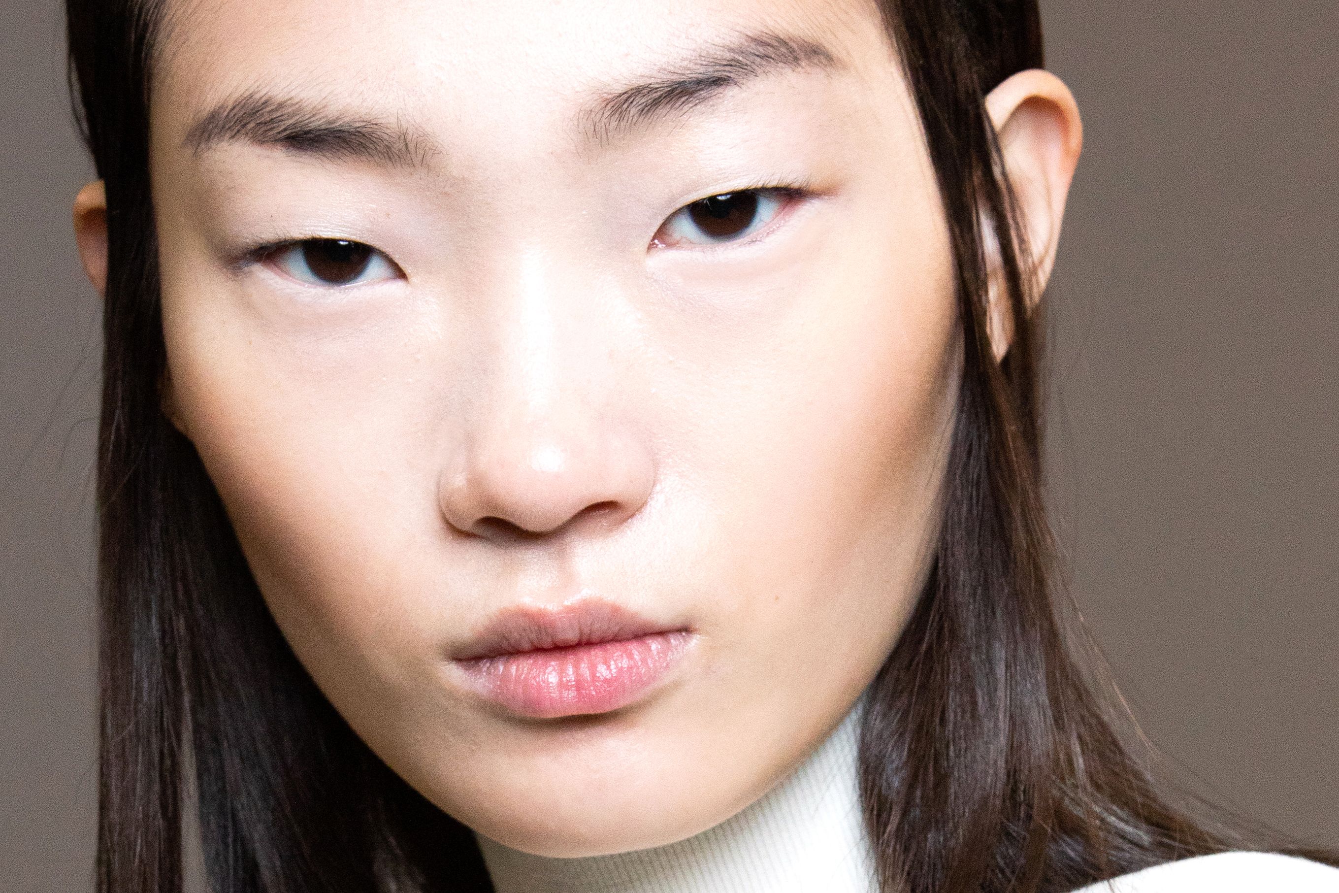 Личного лица. Азиатский нос. Освежающий макияж. Korean Makeup 2022. Японка с подведенными белыми глазами.