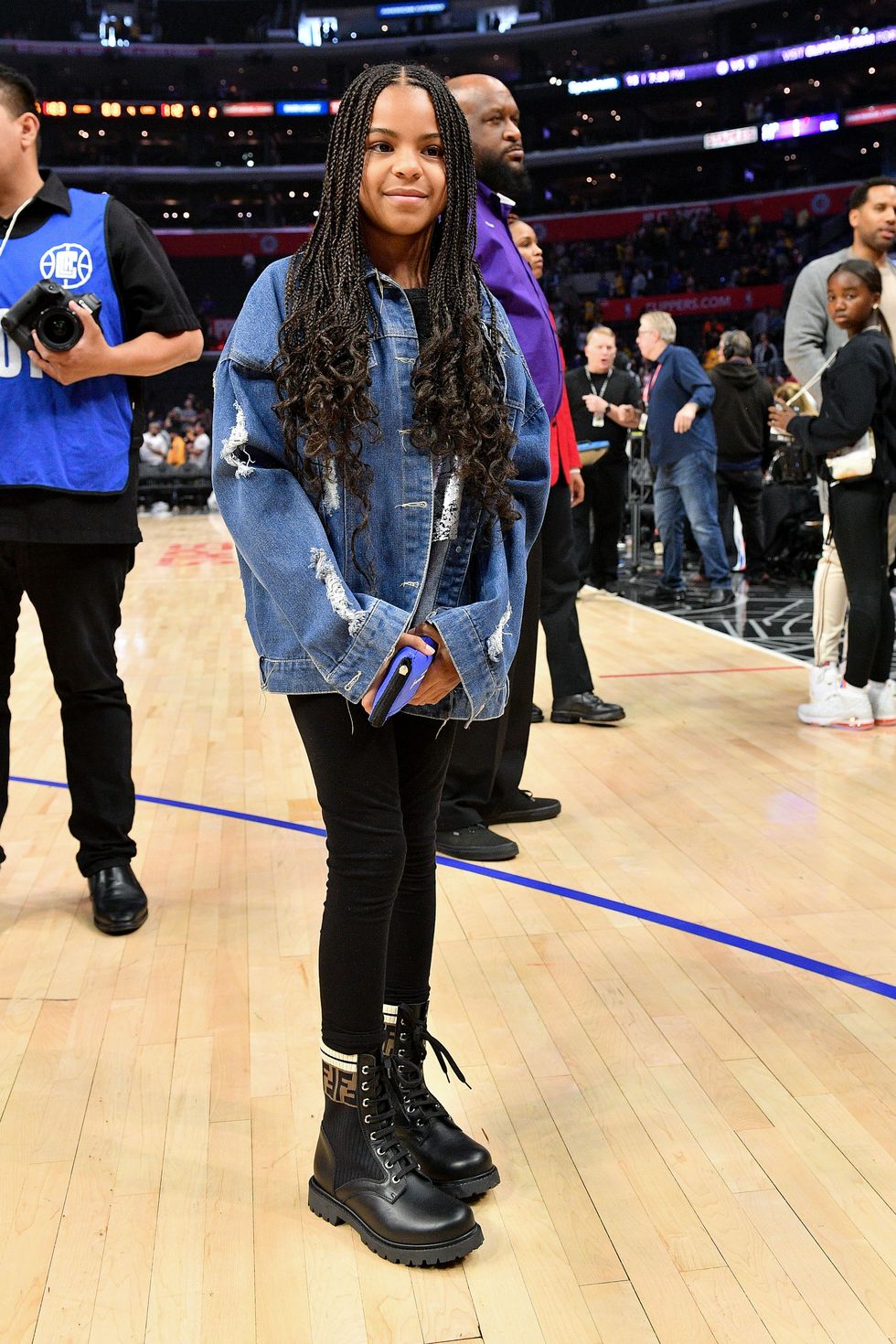 blue ivy carter at a los angeles clippers game