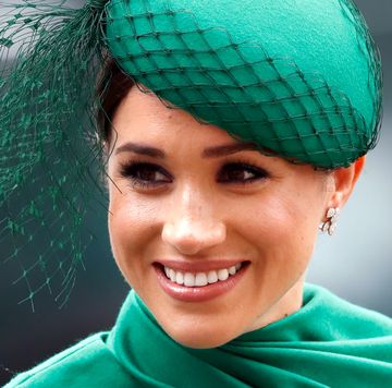 fairy tale tropes meghan markle has brilliantly subverted in 365 days