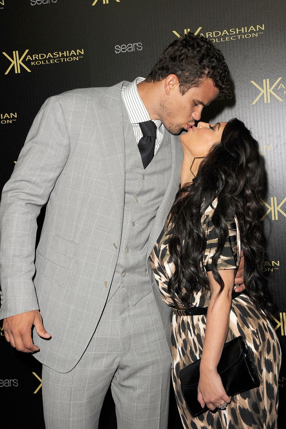 kris humphries and kim kardashian kiss