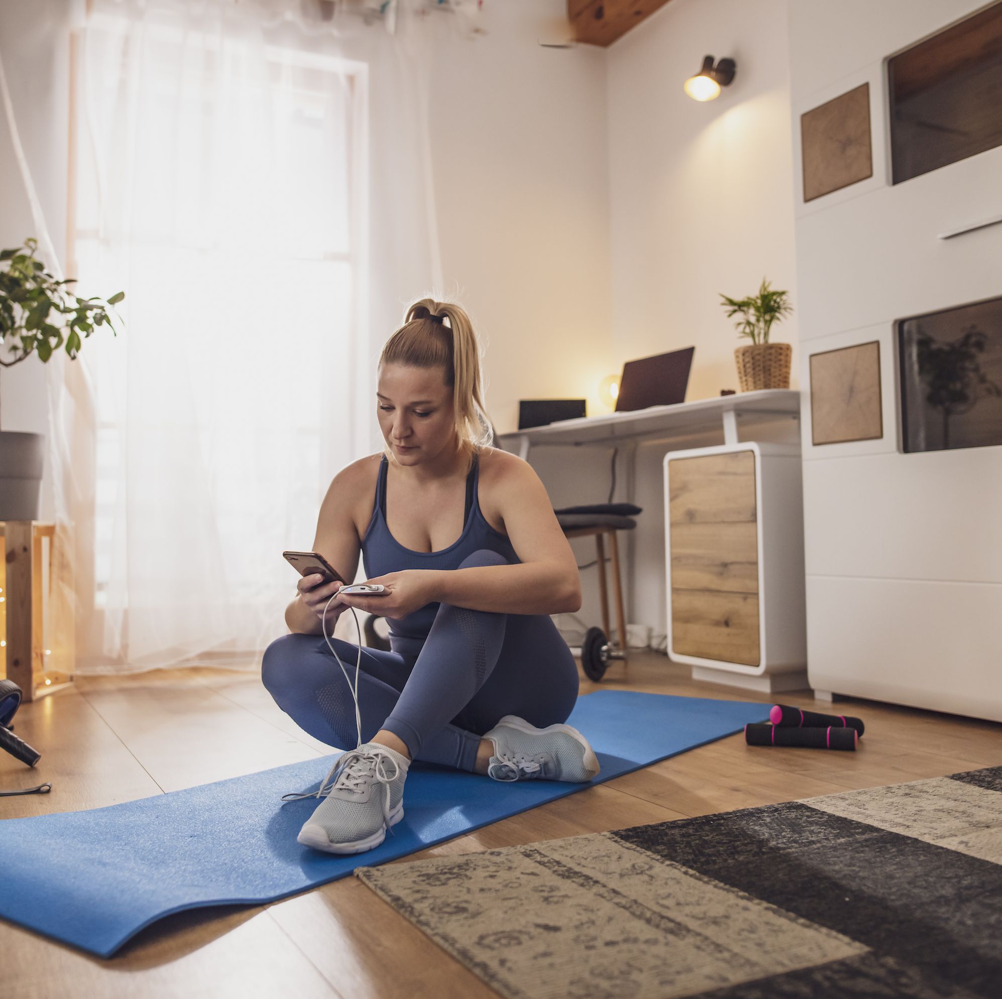 28 Best Home Workout Apps: Get Results from Home