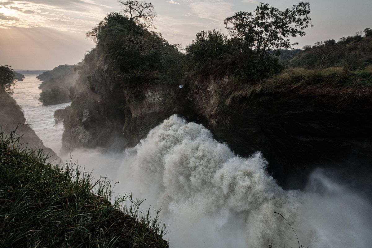 De bovenloop van de Murchison Falls een van de majestueuze natuurwonderen van Afrika De Oegandese regering heeft toestemming gegeven om binnen het Murchison Falls National Park naar olie te boren