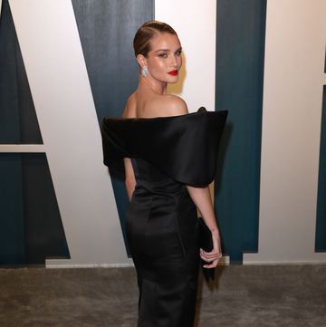 beverly hills, california   february 09 rosie huntington whiteley attends the 2020 vanity fair oscar party at wallis annenberg center for the performing arts on february 09, 2020 in beverly hills, california photo by toni anne barsonwireimage