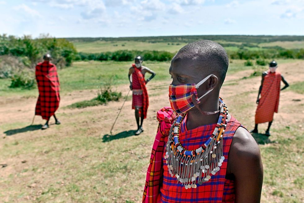 In het Maasai Mara National Reserve in Kenia hebben cultureel werkers als gevolg van de coronaviruspandemie weinig werk Op 1 augustus 2020 heeft het land zijn grenzen weer voor toeristen opengesteld