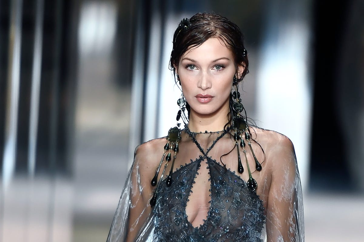 Wet Look Hair Gave Fendi's Y2K-Inspired Collection a Modern Twist