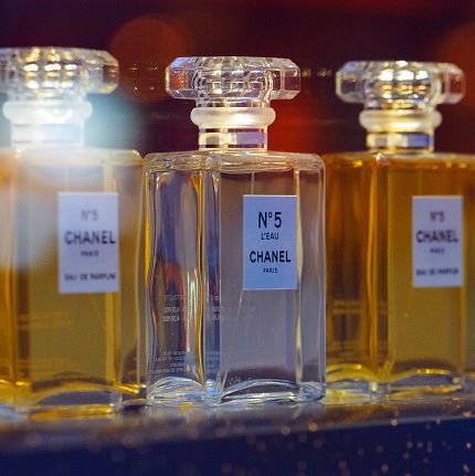 100 Years Chanel No.5 What Keeps The Chanel Fragrance So Iconic?