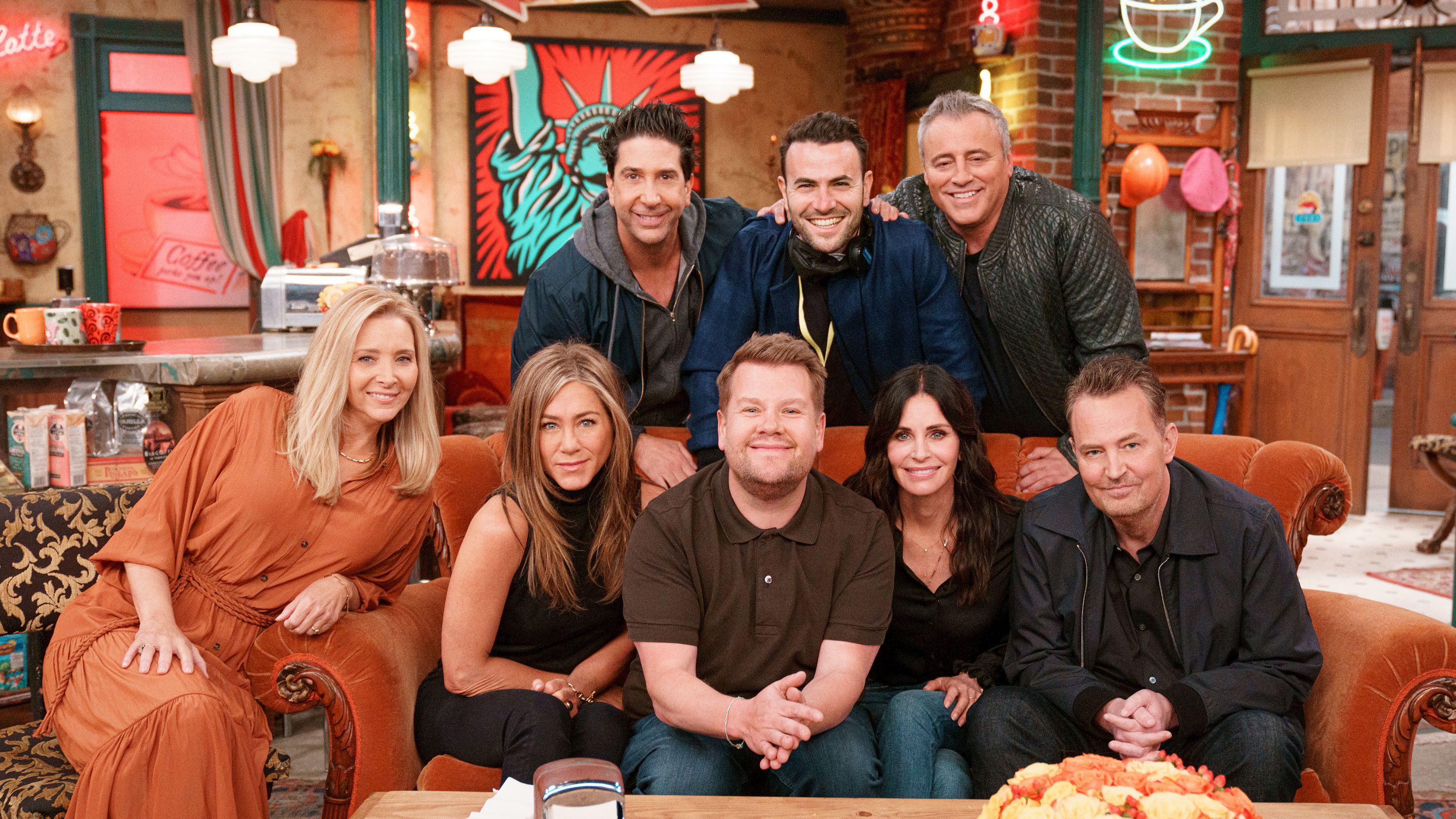 Friends Reunion TV Special — All 6 Members of the ​Friends Cast​ Are Coming  Back to TV