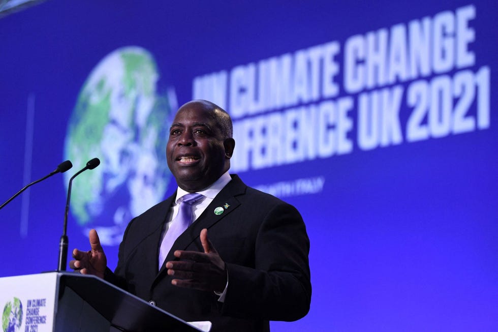 Op de COP26 van vorig jaar riep de premier van de Bahamas Philip Edward Davis de rijkere landen op om zich in te zetten voor klimaatrechtvaardigheid