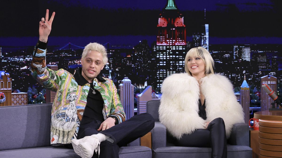 preview for Miley Cyrus Visited Pete Davidson’s Condo + Kim Kardashian Reacts To Her DISS?!