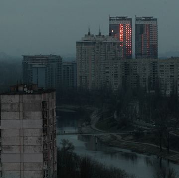 kyiv, ukraine   february 25, 2022   the residential area is pictured at dawn on the second day of the russian invasion, kyiv, capital of ukraine photo credit should read evgen kotenko ukrinformfuture publishing via getty images