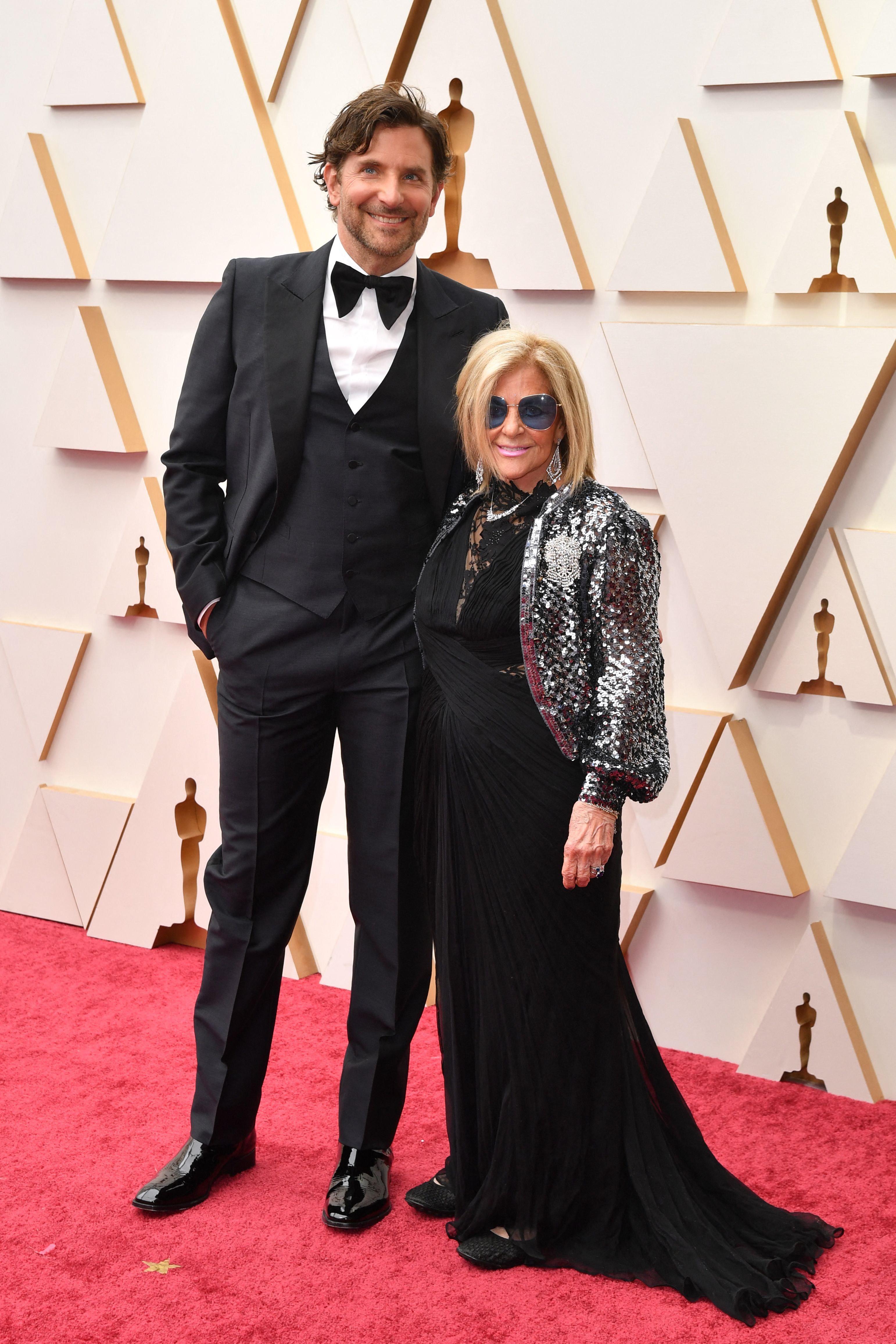 Man wears on sale dress to oscars