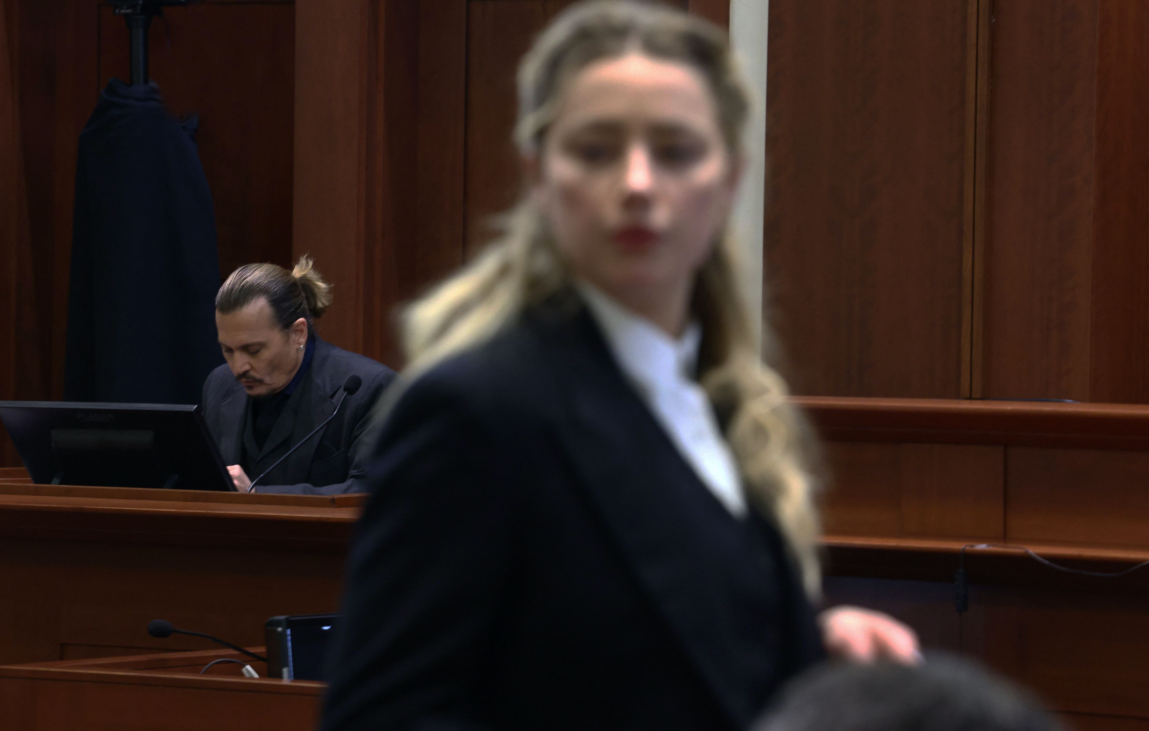 Portal Netflix BR  Fan Account on X: 'Depp V Heard', o documentário que  acompanhou o processo envolvendo Johnny Depp e Amber Heard vai chegar na  Netflix. A série documental de 3