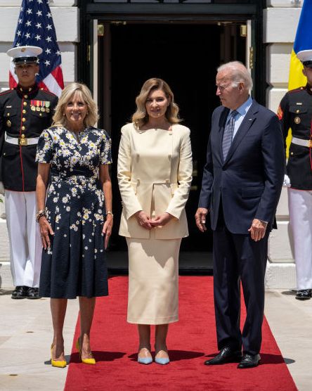 washington, dc   july 19 l r us first lady jill biden, first lady of ukraine olena zelenska and us president joe biden pose for photos as zelenska arrives on the south lawn of the white house july 19, 2022 in washington, dc zelenska is in the united states for a series of high level meetings and an address to congress photo by drew angerergetty images