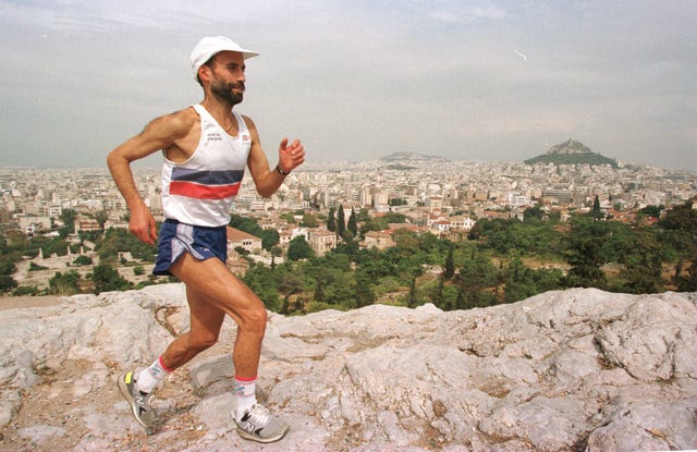 james zarei loopt de spartathlon een hardloopwedstrijd in griekenland over 246 kilometer