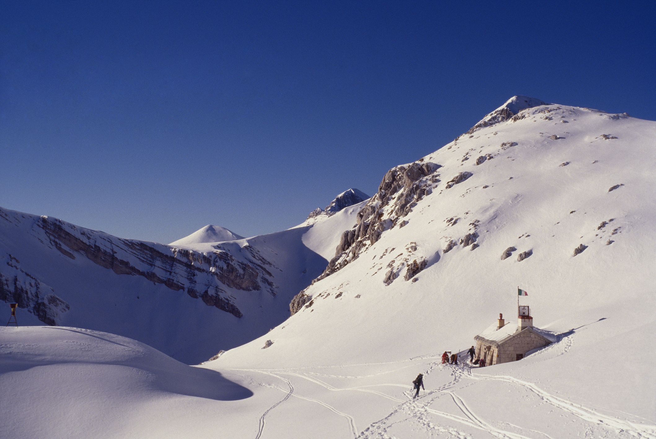 I Rifugi Di Montagna Più Belli In Italia, Per Camminate Da Sogno