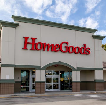 HomeGoods storefront in Orlando, Florida, USA. orlando, florida, usa february 7, 2020: homegoods storefront in orlando, florida, usa. homegoods is an american chain of discount home furnishing stores.