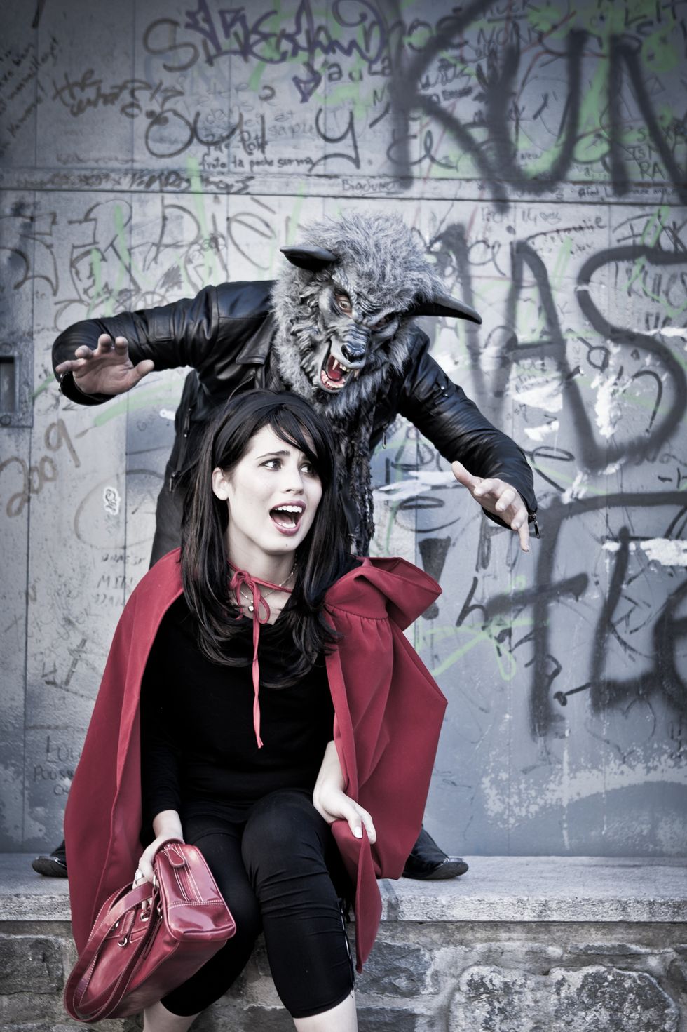 scary couples costumes werewolf and vampire