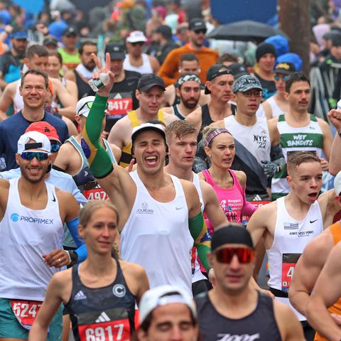 hopkinton, ma april 17 a large crowd of runners start the 127th boston marathon photo by david l ryanthe boston globe via getty images