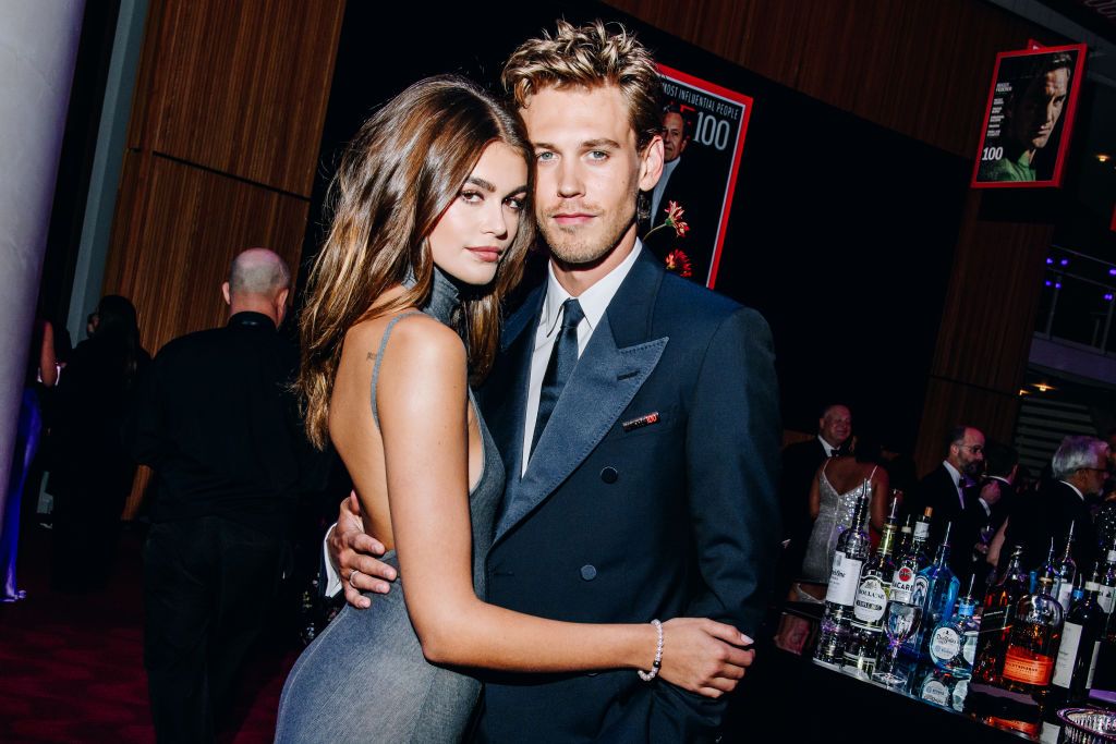 Kaia Gerber And Austin Butler Coordinate In Sleek Dark Looks At The ...