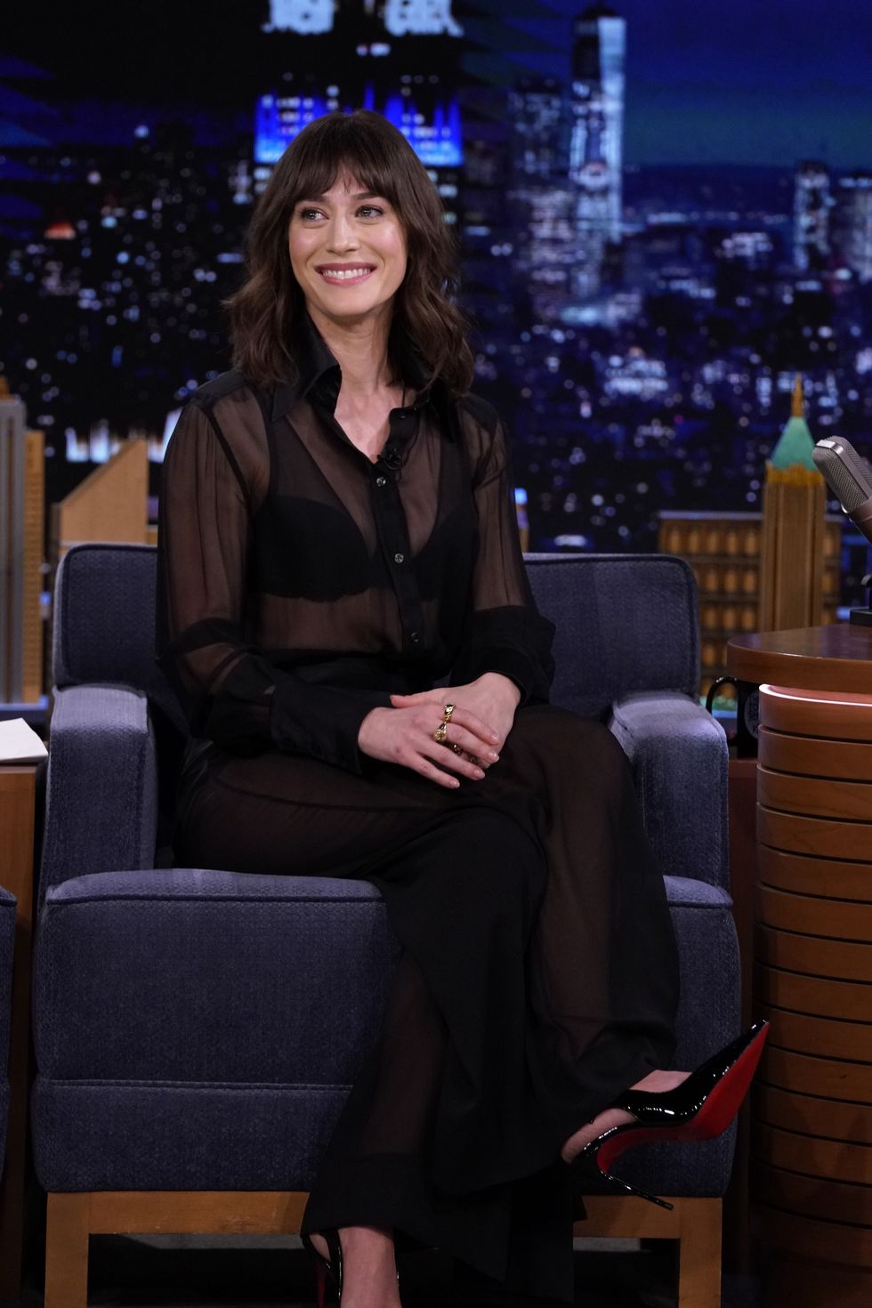 Lizzy Caplan Plays Ask Me Anything And Discusses Mean Girls Fatal Attraction And First