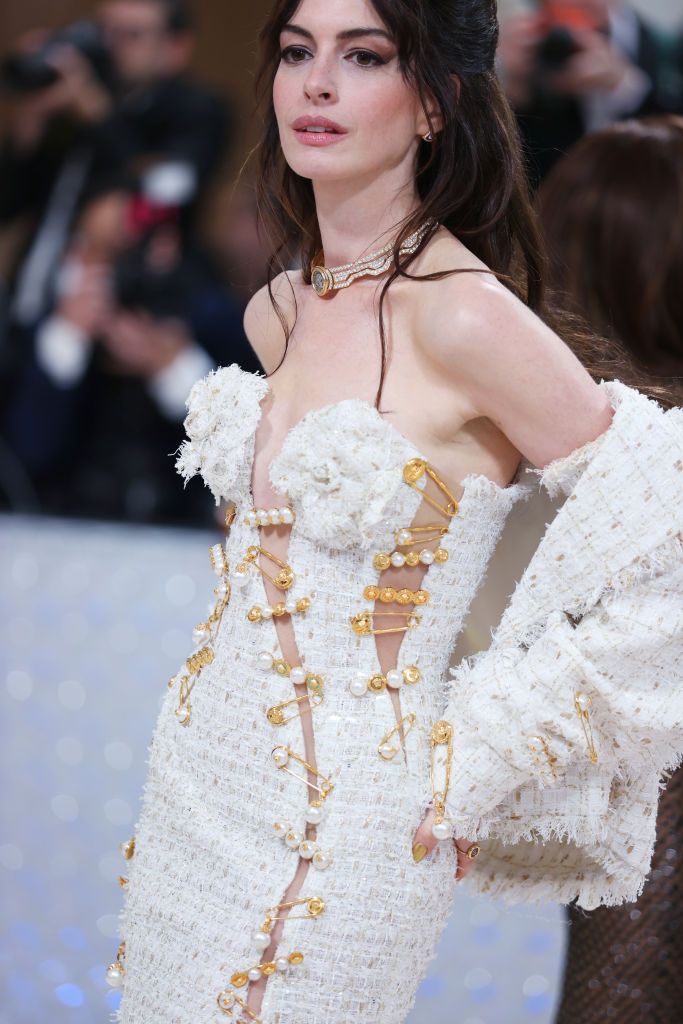 anne hathaway at the 2023 met gala karl lagerfeld a line of beauty held at the metropolitan museum of art on may 1, 2023 in new york, new york photo by lexie morelandwwd via getty images